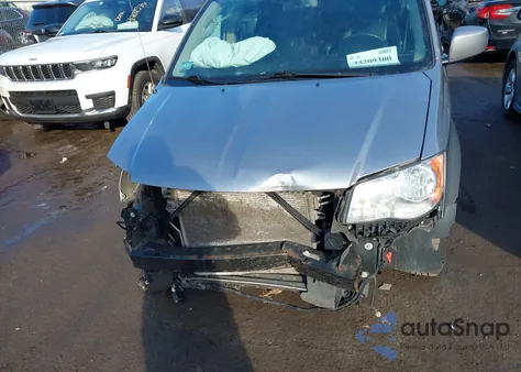 2016 Chrysler Town & Country Touring z USA, uszkodzony, nr VIN 2C4RC1BG8GR222820